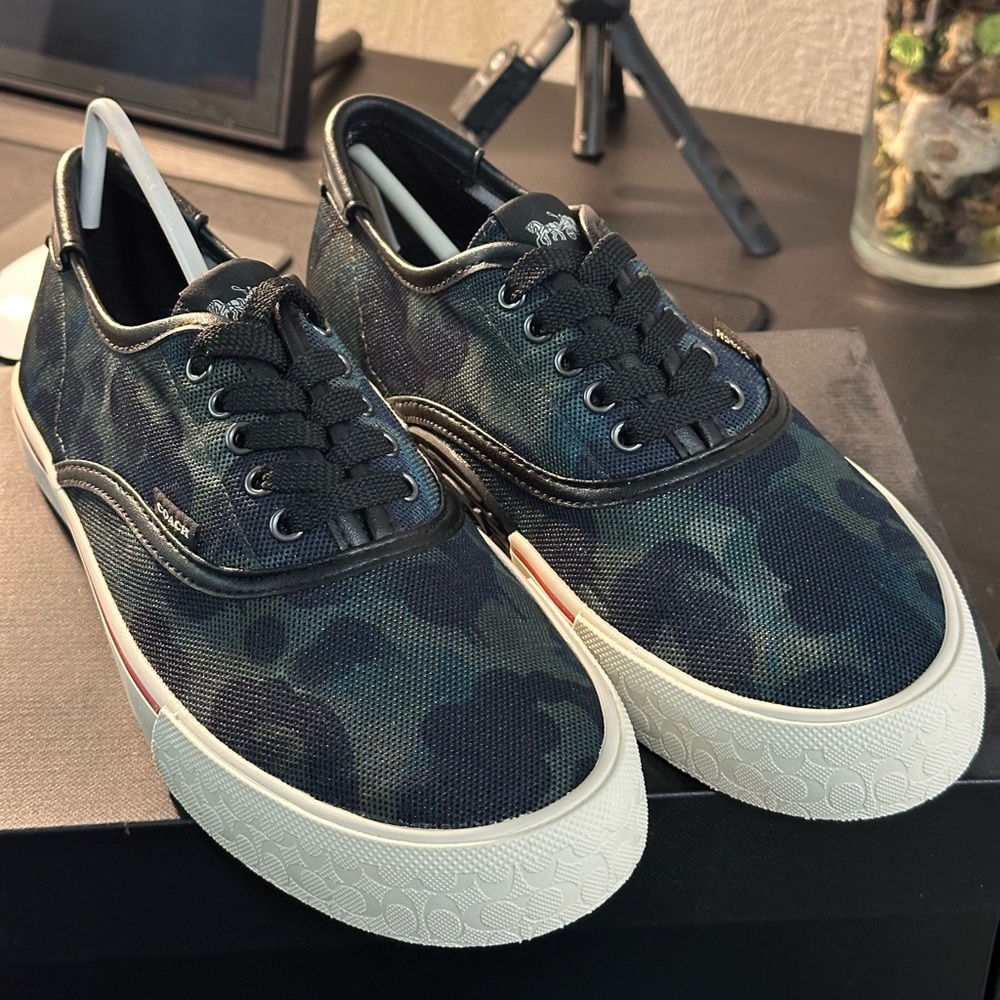 Coach shoes - Picture 1 of 5